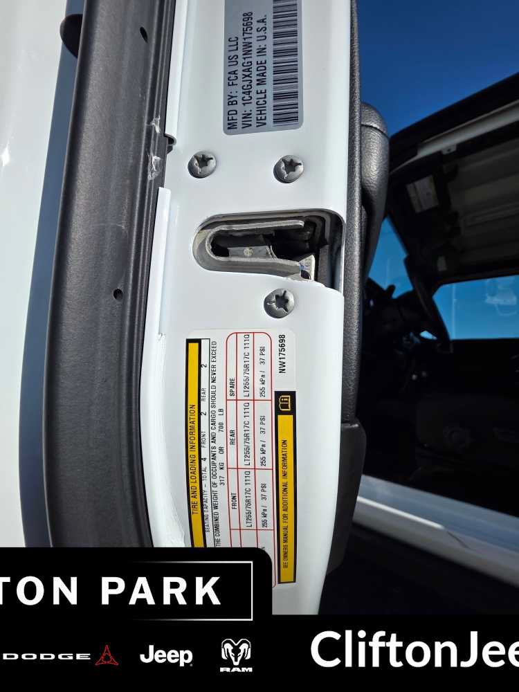 Used 2022 Jeep Wrangler Sport AWD/4WD image 24