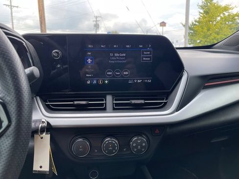Used 2024 Chevrolet Trax RS w/ Driver Confidence Package FWD image 12