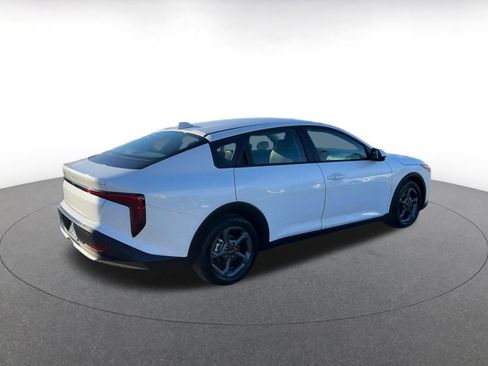 Used 2025 Kia K4 LXS image 14