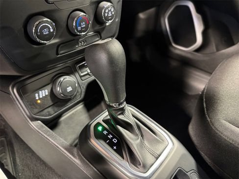 Used 2018 Jeep Renegade Sport w/ Power & Air Group image 21