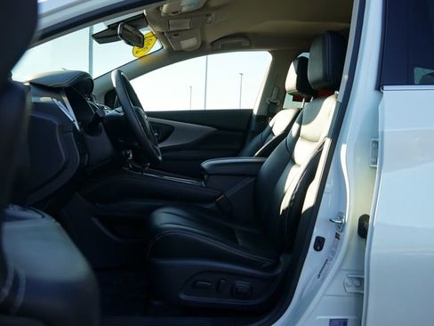 Used 2024 Nissan Murano SV w/ SV Midnight Edition Package image 11