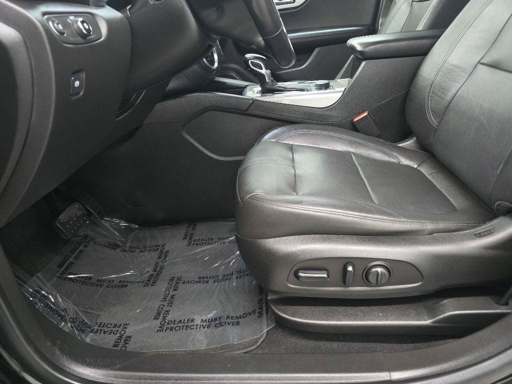 Used 2019 Chevrolet Blazer LT w/ Sun and Wheels Package FWD image 8