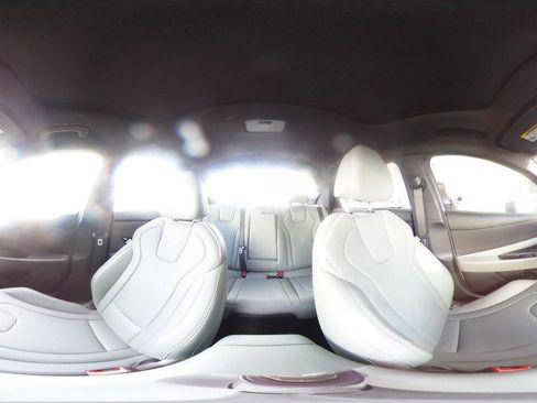 Used 2025 Hyundai Elantra Limited image 42