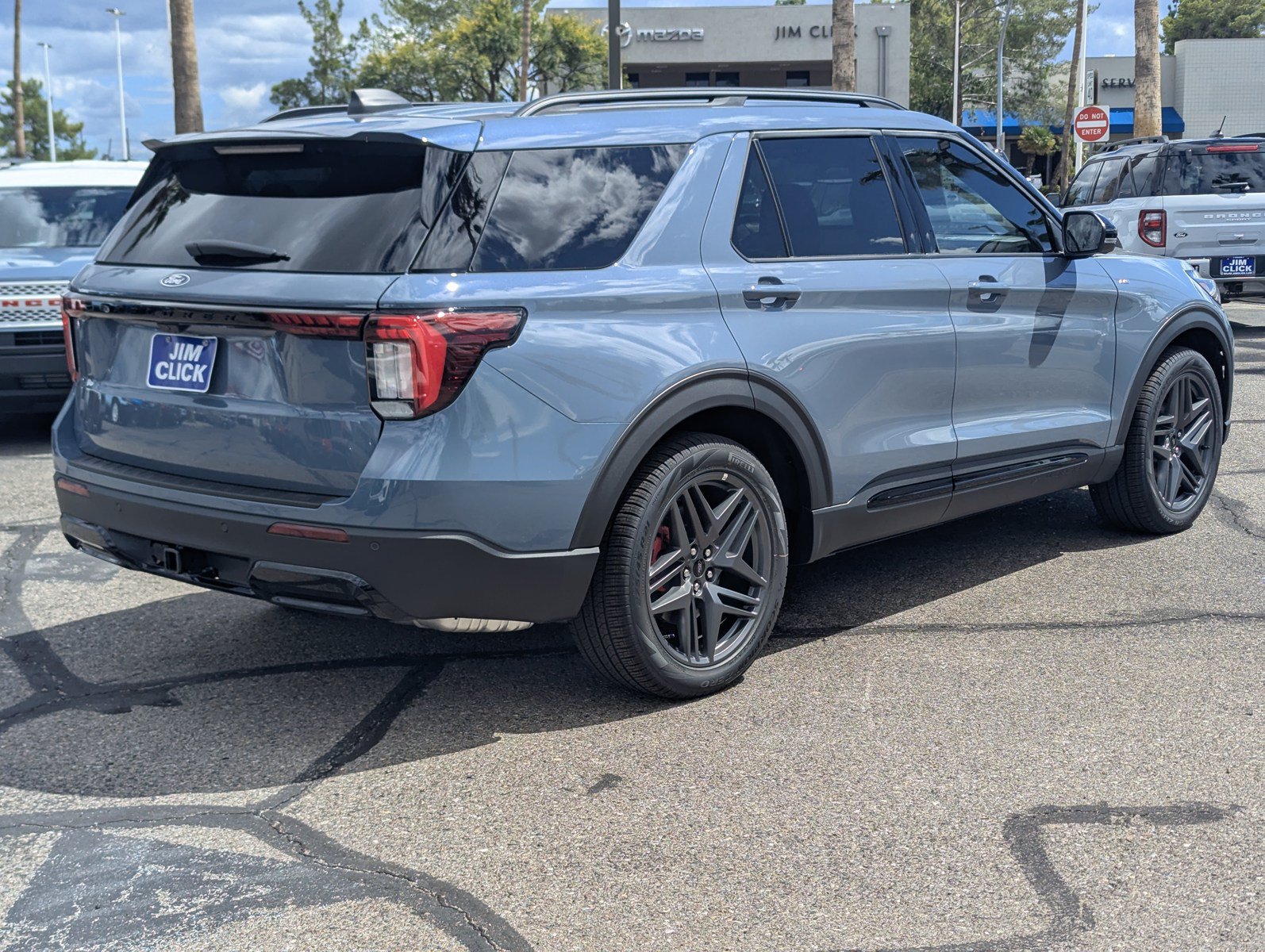 New 2027 Ford Explorer ST-Line w/ Premium Package RWD image 2