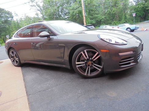 Used 2015 Porsche Panamera 4 AWD/4WD image 44