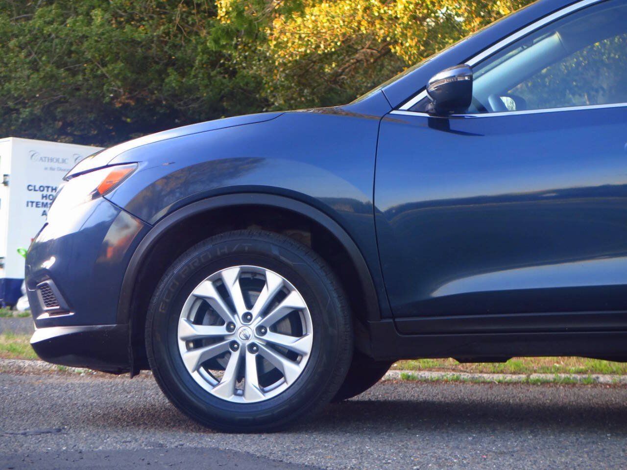 Used 2016 Nissan Rogue SV AWD/4WD image 19