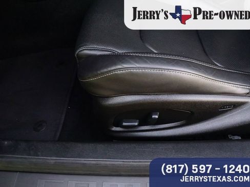 Used 2019 Chevrolet Camaro LT w/ RS Package image 16