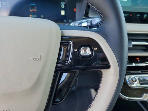 New 2026 Lincoln Corsair Premiere image 25