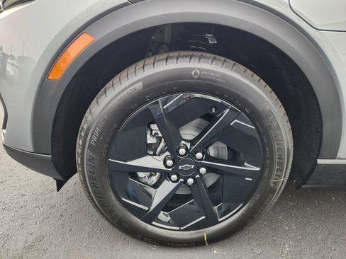 New 2026 Chevrolet Equinox EV LT image 4