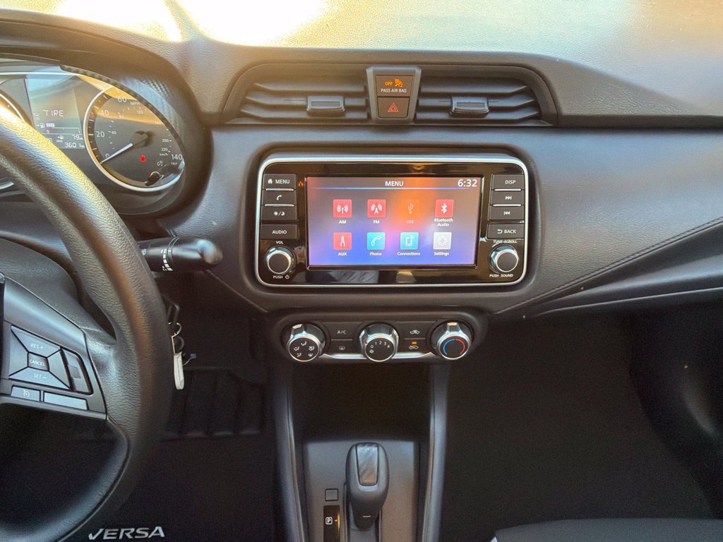 Used 2025 Nissan Versa S w/ Trunk Package FWD image 24