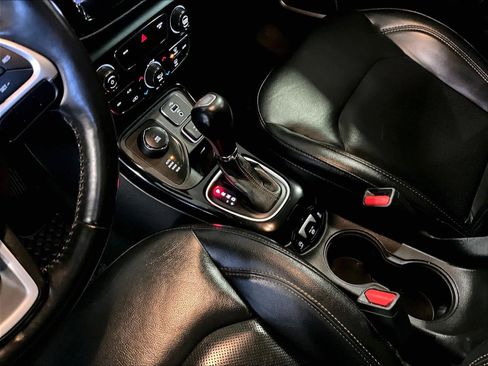 Used 2018 Jeep Compass Limited image 21