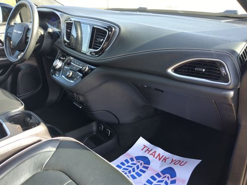 Used 2020 Chrysler Pacifica Limited w/ Advanced Safetytec Group image 33