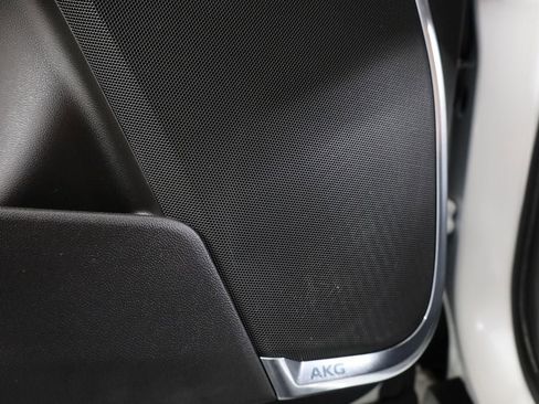 Used 2023 Cadillac Escalade Premium Luxury image 12