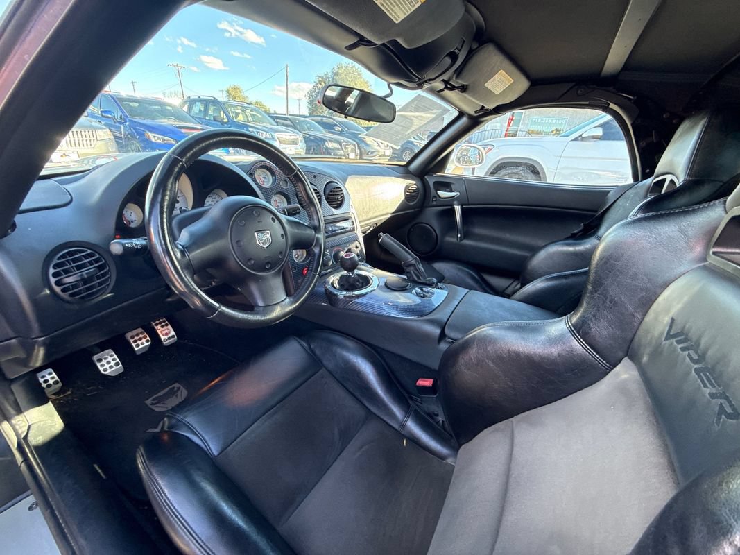 Used 2004 Dodge Viper SRT-10 RWD image 19