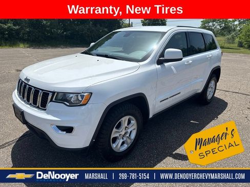 Used 2017 Jeep Grand Cherokee Laredo AWD/4WD image 1