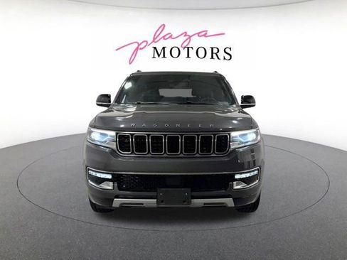 Used 2024 Jeep Wagoneer L Series II w/ Flexible Seating Group AWD/4WD image 2