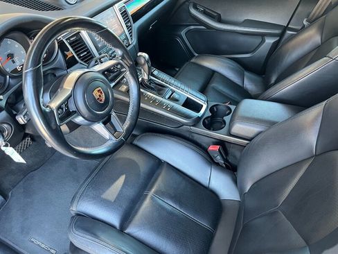 Used 2018 Porsche Macan S AWD/4WD image 2