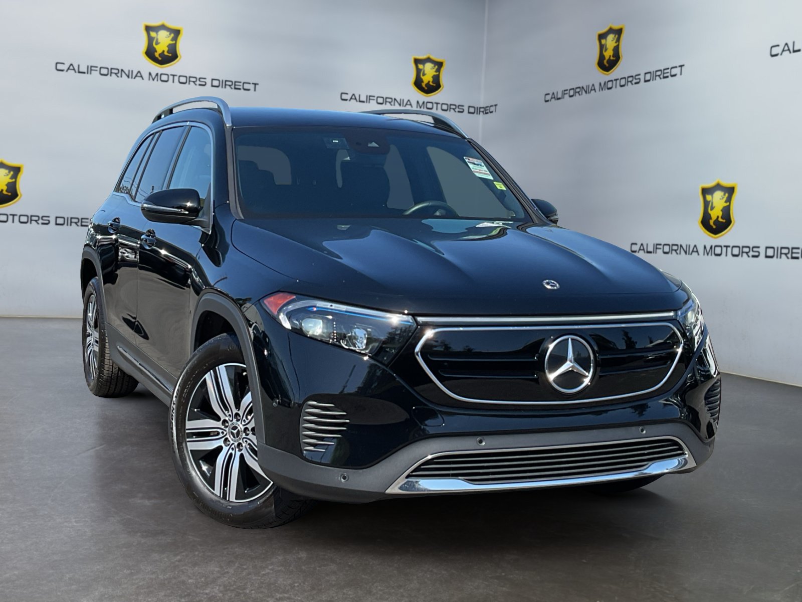 Used 2023 Mercedes-Benz EQB 300 4MATIC image 3