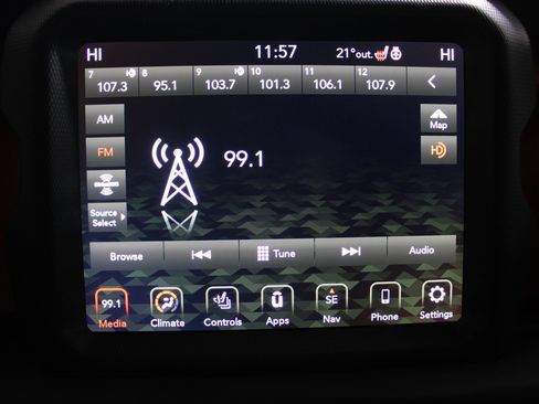 Used 2018 Jeep Wrangler Unlimited Rubicon AWD/4WD image 9