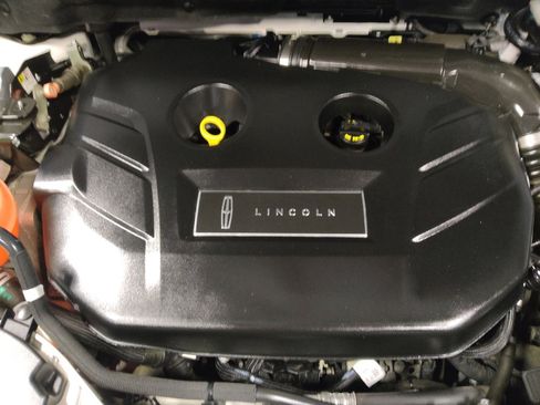 Used 2018 Lincoln MKC Select w/ Select Plus Package FWD image 30