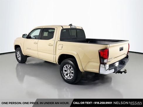 Used 2019 Toyota Tacoma SR5 AWD/4WD image 7