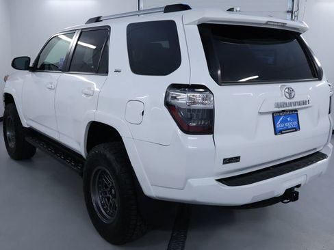 Used 2021 Toyota 4Runner SR5 AWD/4WD image 5
