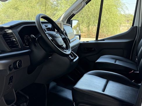 Used 2022 Ford Transit 250 Medium Roof AWD image 10