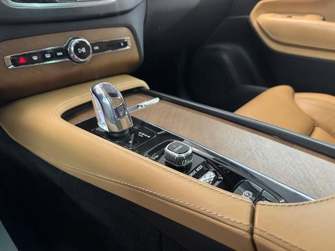 Used 2016 Volvo XC90 T8 Inscription w/ Vision Package image 17