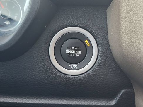 Used 2022 RAM 1500 Laramie AWD/4WD image 20