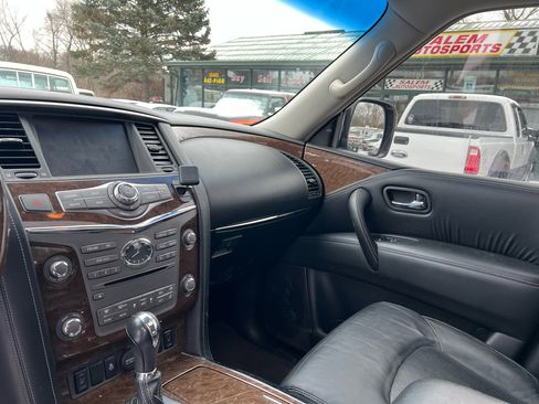 Used 2016 INFINITI QX80 4WD w/ Driver's Assistance Package image 9