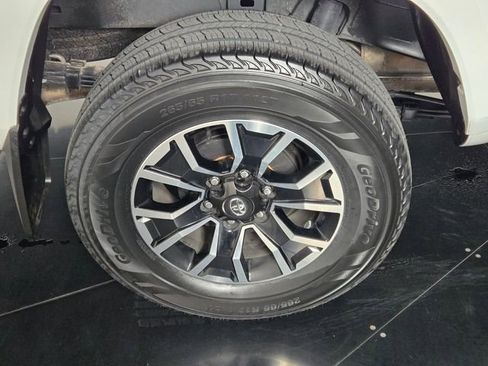 Used 2023 Toyota Tacoma TRD Sport w/ Advanced Technology Package AWD/4WD image 10