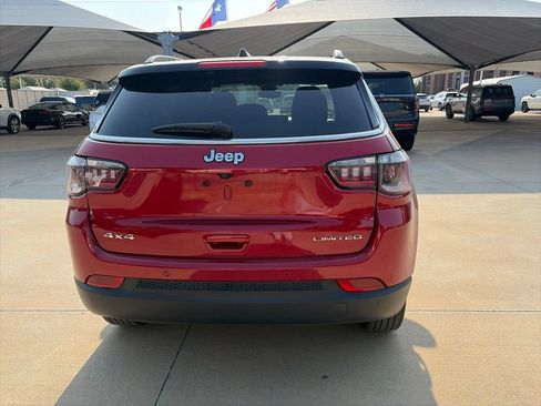 Used 2025 Jeep Compass Limited AWD/4WD image 9