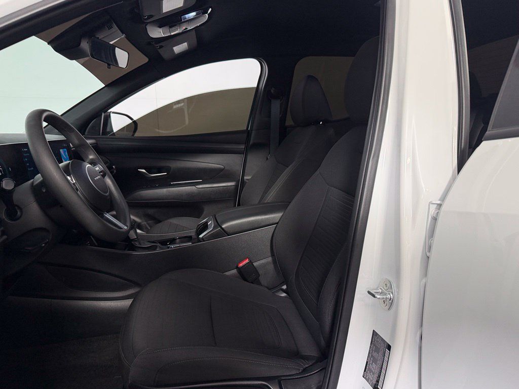 Used 2025 Hyundai Santa Cruz SE AWD/4WD image 20