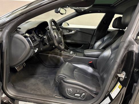 Used 2016 Audi RS 7 Prestige w/ Driver Assistance Package image 13