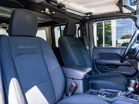 Used 2021 Jeep Wrangler Unlimited Sahara w/ Uconnect 4C Nav & Sound Group AWD/4WD image 27