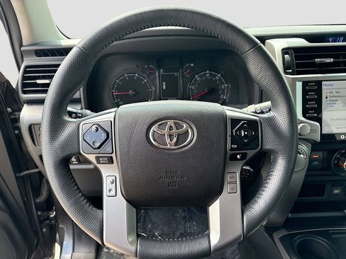 Used 2021 Toyota 4Runner SR5 Premium w/ Moonroof Package RWD image 11