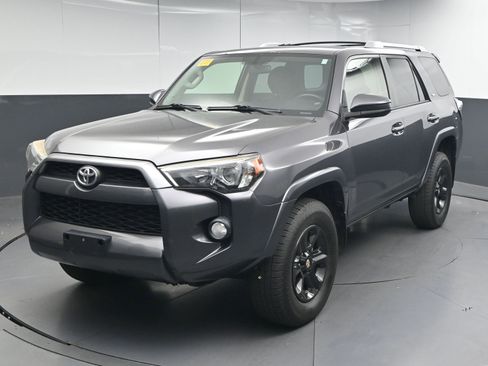 Used 2016 Toyota 4Runner SR5 image 8