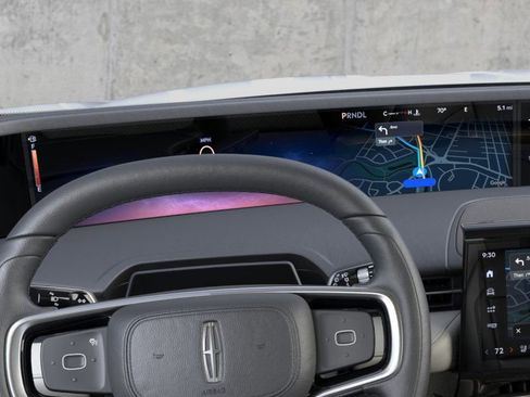 New 2026 Lincoln Nautilus Premier image 13