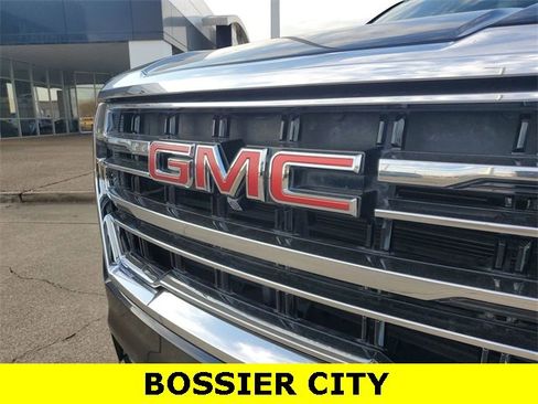 Used 2022 GMC Yukon SLT w/ SLT Luxury Package image 32