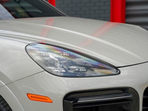 Used 2023 Porsche Cayenne GTS AWD/4WD image 3