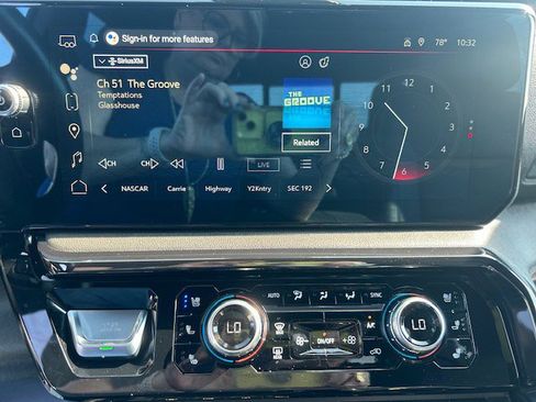 Used 2024 GMC Sierra 1500 AT4 w/ Technology Package image 28