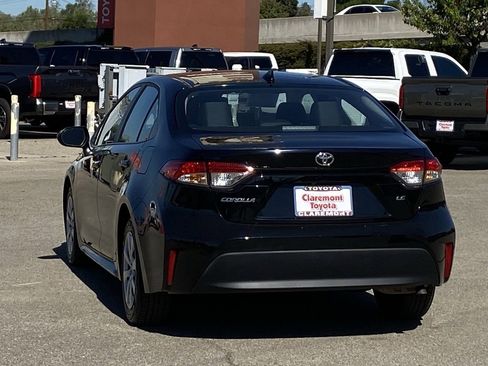 Certified 2025 Toyota Corolla LE image 41