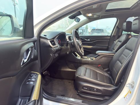 Certified 2018 GMC Acadia Denali w/ Technology Package AWD/4WD image 11