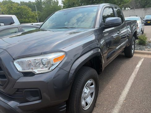 Used 2019 Toyota Tacoma SR w/ SR Convenience Package RWD image 3