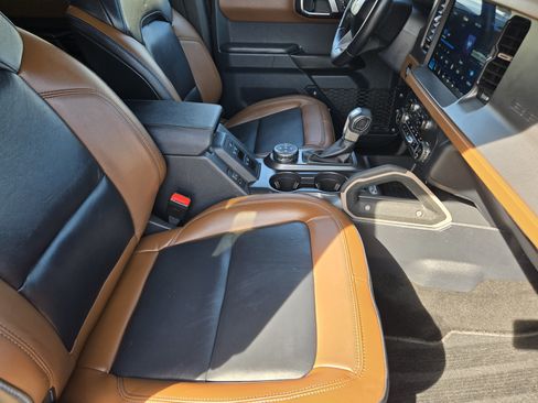 Used 2024 Ford Bronco Outer Banks w/ Sasquatch Package AWD/4WD image 10