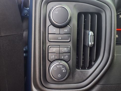 Used 2025 Chevrolet Silverado 2500 Custom w/ Custom Value Package AWD/4WD image 11