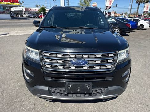 Used 2017 Ford Explorer XLT FWD image 2