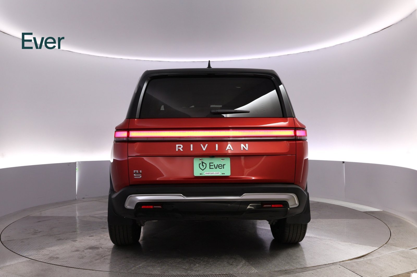 Used 2025 Rivian R1S Adventure Dual AWD/4WD image 15