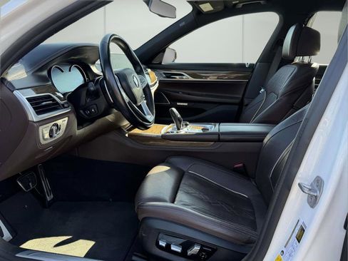 Used 2018 BMW 740e xDrive w/ M Sport Package image 15