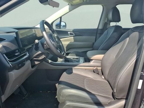Used 2026 Kia Carnival FWD image 18